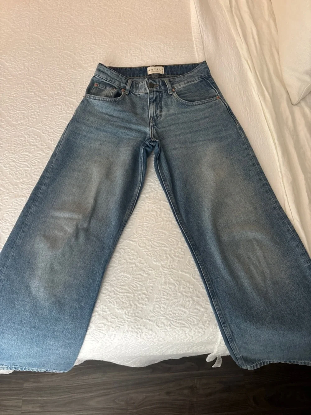 Motel Rocks Low Rise Parallel Jeans in Powder Blue - Picture 5 of 10